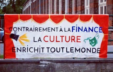 Alors que plusieurs dizaines de lieux culturels ont annoncé la reprise d'activités publiques à partir du Premier mai, Philippe Close, le Bourgmestre de Bruxelles, fait pression sur les organisateurs et les directeurs de théâtres pour freiner le mouvement. Gwen Breës, proche de 