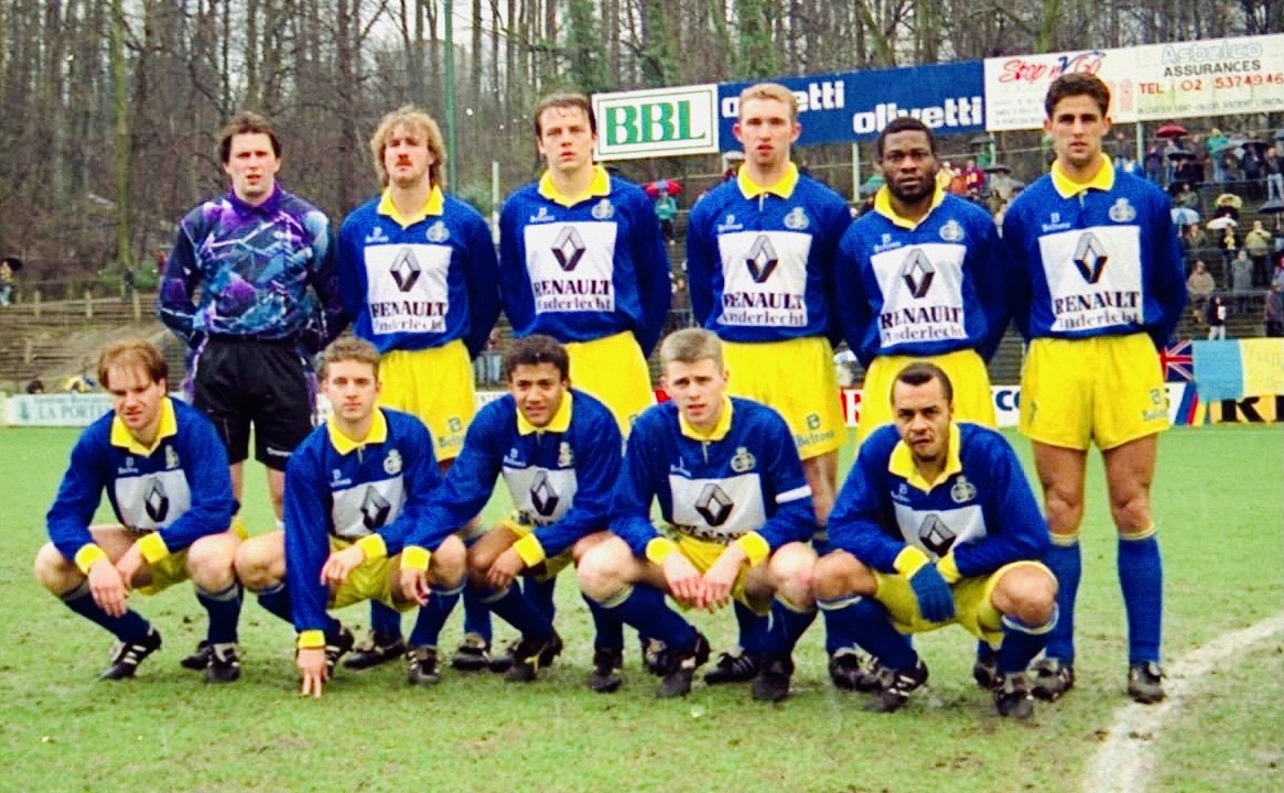 Entre Bossemans et Coppenolle, l'avenir a tranché. Le Daring Club de Molenbeek a fermé définitivement ses portes en 1973, alors que l'Union Saint-Gilloise caracole aujourd'hui en tête du championnat belge. Rencontre avec Roger Hénuset qui fut, sur le terrain et en coulisse, un des piliers du Club. En trente ans, le monde du football a bien changé.