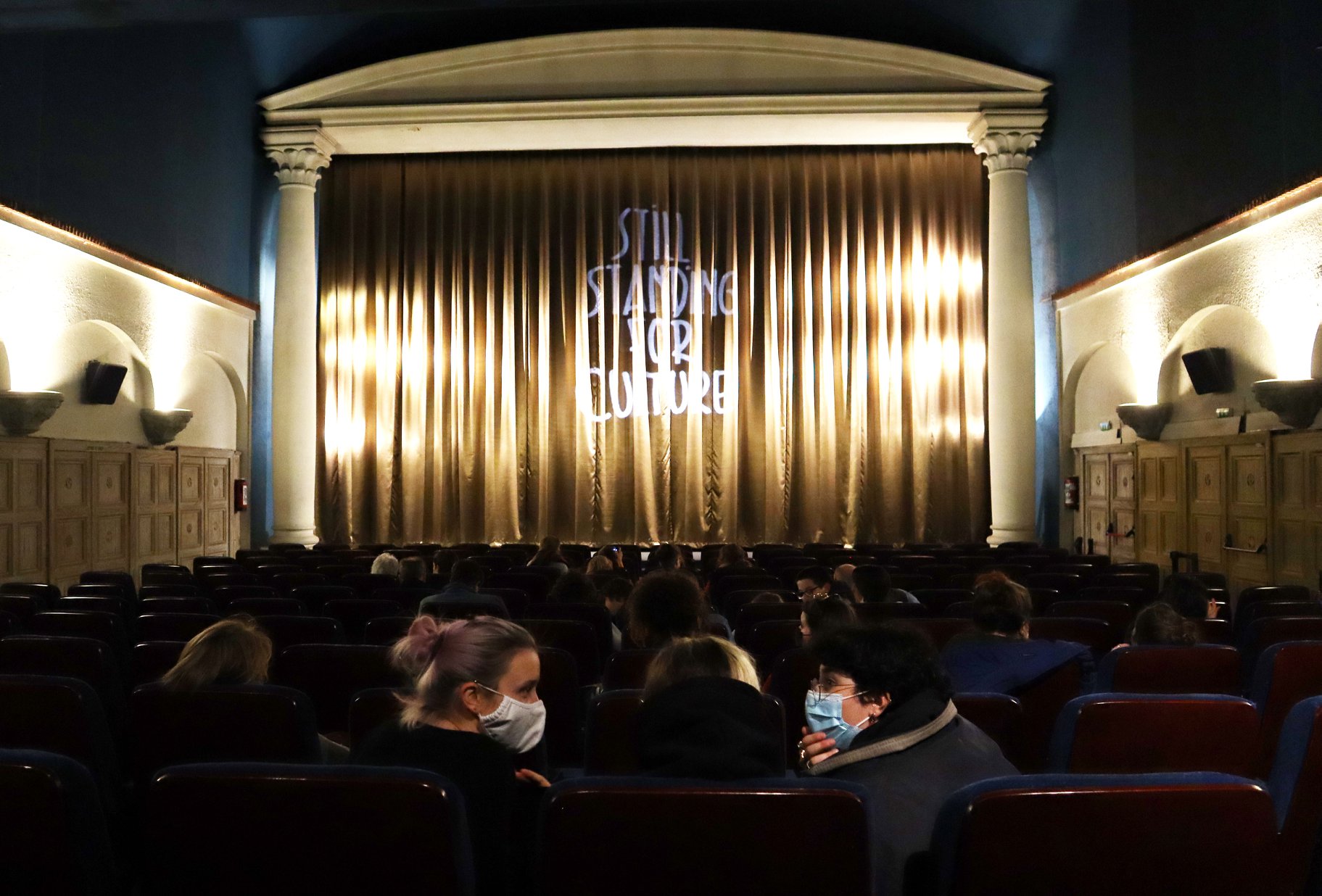 Si les théâtres et les Centres Culturels peuvent immédiatement rouvrir, ce n'est pas encore le cas des cinémas. 
