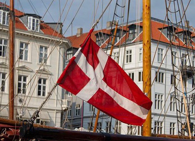 Depuis ce mardi 1er février, le Danemark est le premier pays d'Europe à avoir levé toutes ses mesures sanitaires anti-COVID. Fin du 