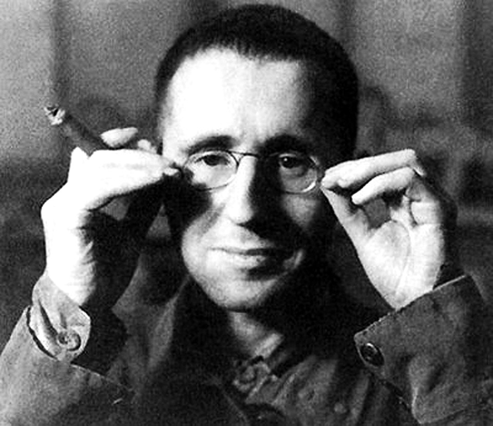 Bertold Brecht, Goscinny, Macbeth, Lech Walesa et l'acteur Pierre Brasseur ont un rapport particulier avec cette date. Et en plus, demain, c'est le quinze août ! Les Liégeois savent pourquoi.