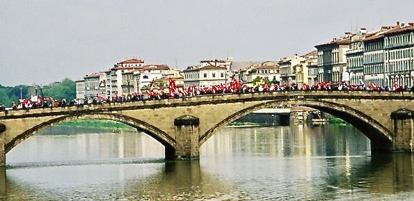 À l’heure ou l’extrême-droite gouverne aujourd'hui l’Italie, l' « auto-dissolution » du PCI en 1991 reste une décision politique bien mystérieuse (photo Hugues Le Paige)