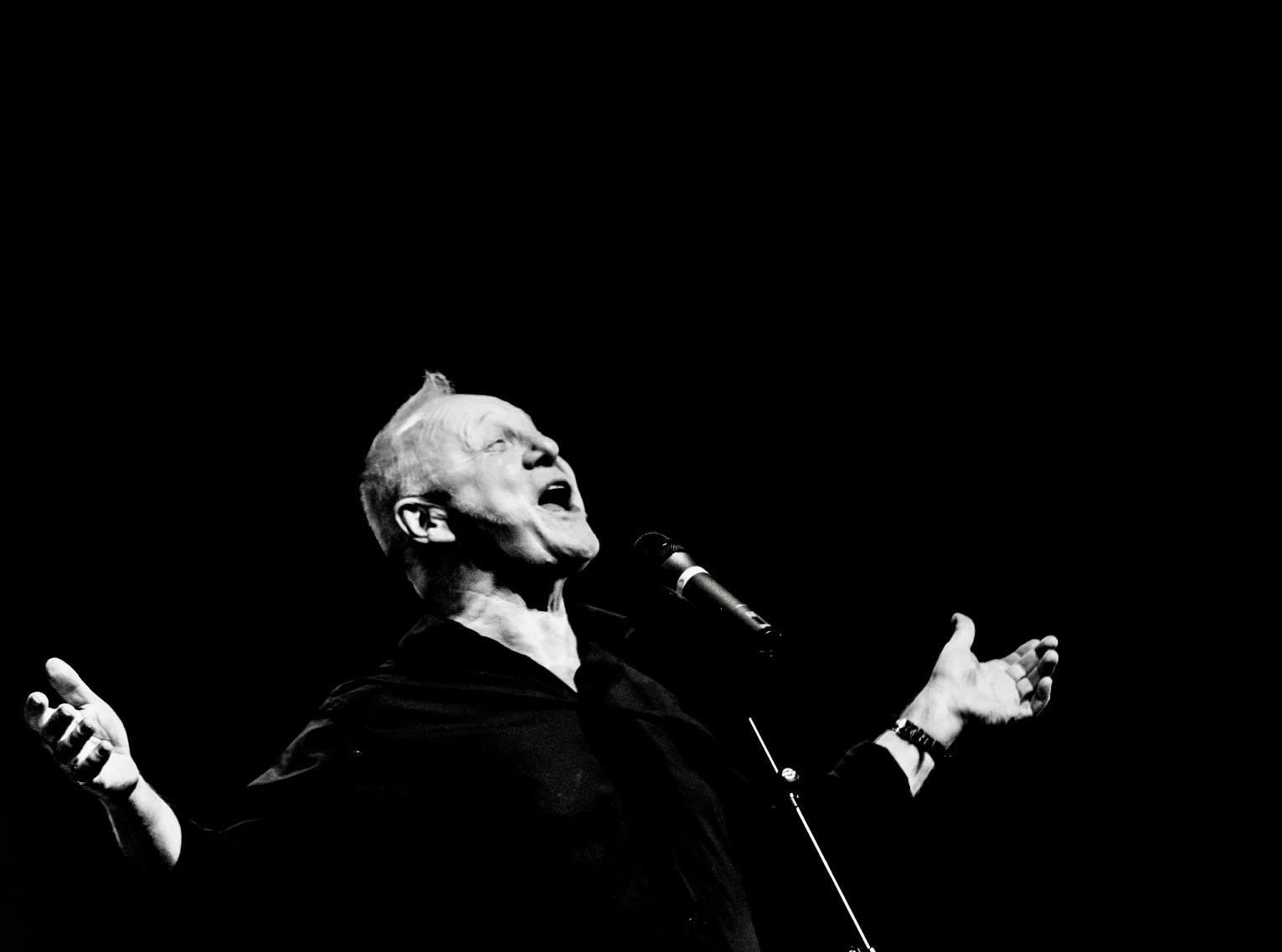 Des concerts avec Semal, dont une soirée de soutien à Rudy Coclet le lundi 20 au « Toots Jazz Club », puis au Théâtre Le Public les jeudi 23, vendredi 24 et samedi 25 octobre, plus un clip tourné le mercredi 29 octobre. (photo Lara Herbinia)