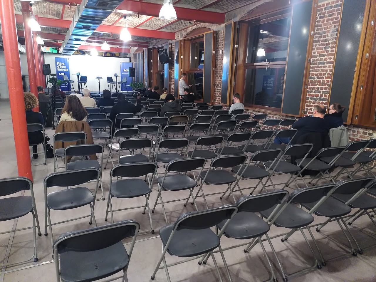 Le discours en introduction des élus locaux et régionaux m'a juste donné envie de (réellement) vomir.