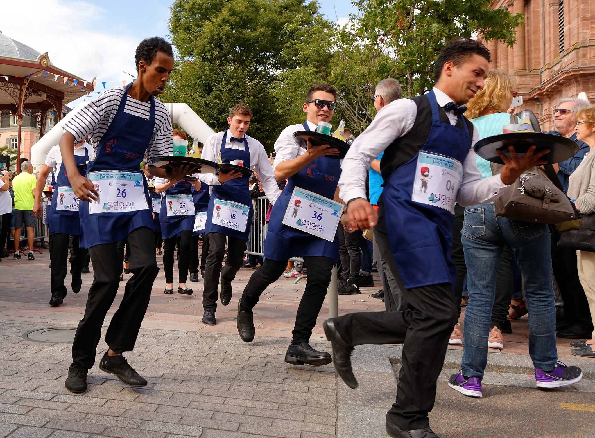 Petites et grandes infos, humeurs et protestations glanées sur les « rézozozios ». Avec des contributions de Paméla Malempré, Jean-Pierre Froidebise, Thierry Michel, Marie-Aurore d’Awans, Gilbert Laffaille, Abbas Fhadel, Marc Jacquemain, Stefano Palombarini, Mourad Guichard, Jean-Luc Dieu, Hadrien Clouet, José Pérez, Julien Truddaïu, Merlin de Halleux, Merlin Gevers, Felipe Van Keirsbilck et Laurent Vercheval.