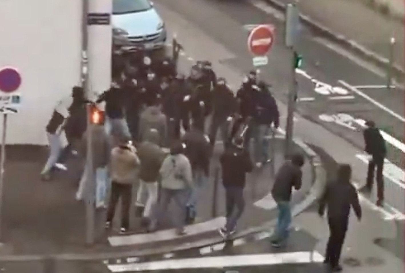 À trois semaines du premier tour des élections municipales en France, une campagne médiatique ignoble accuse la France Insoumise d’être responsable de la montée de la violence politique dans le pays.