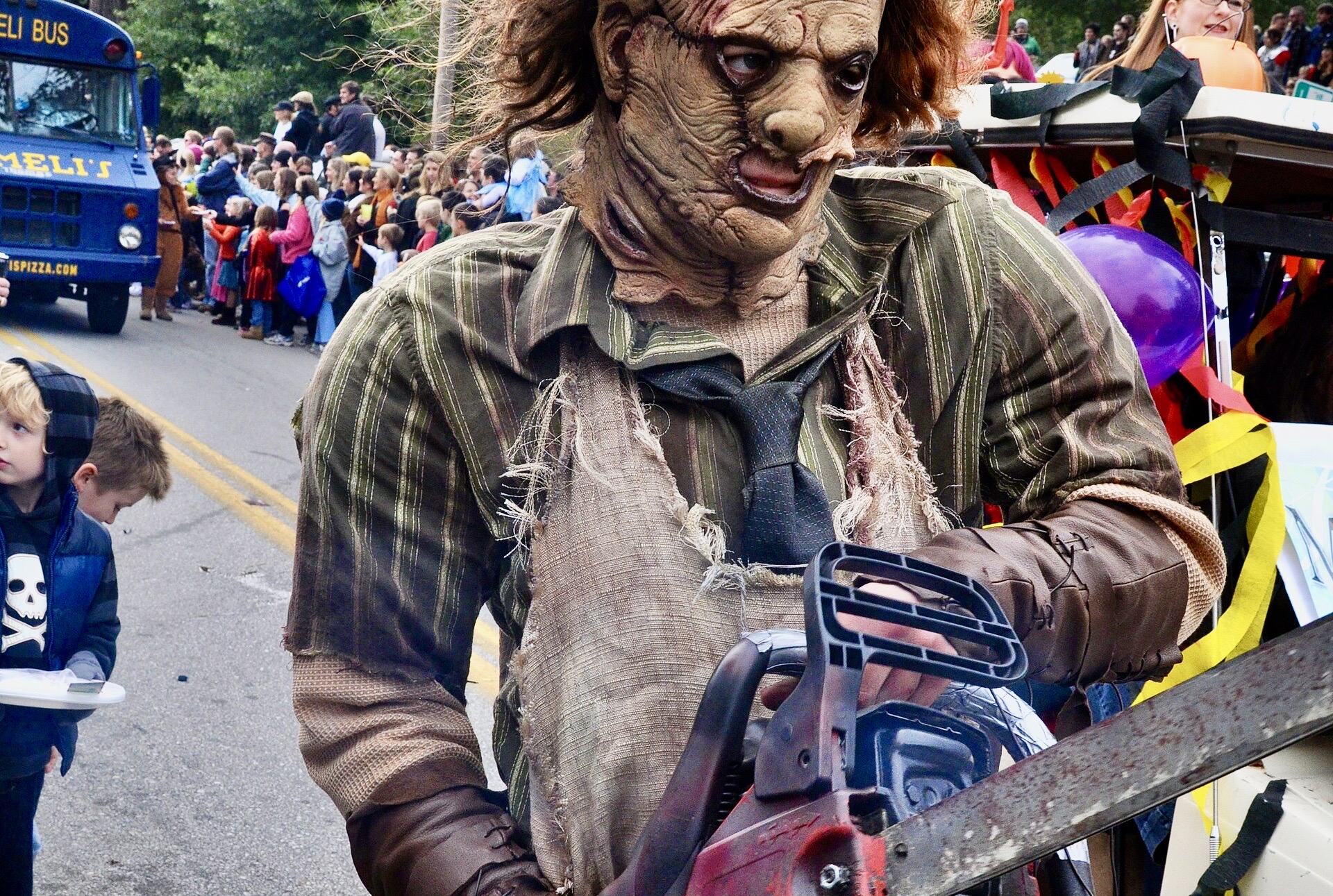 Tentative de résumer cette mesure ignoble de l'Arizona : la prise en compte des revenus de tous les débiteurs alimentaires cohabitants.