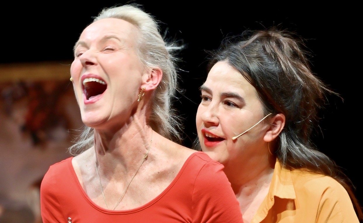 Emaillé de sensibilité et d’amitié, de clins d’œil au public, de drôlerie, de regards croisés. Au Théâtre National, avant Tournai et Namur.