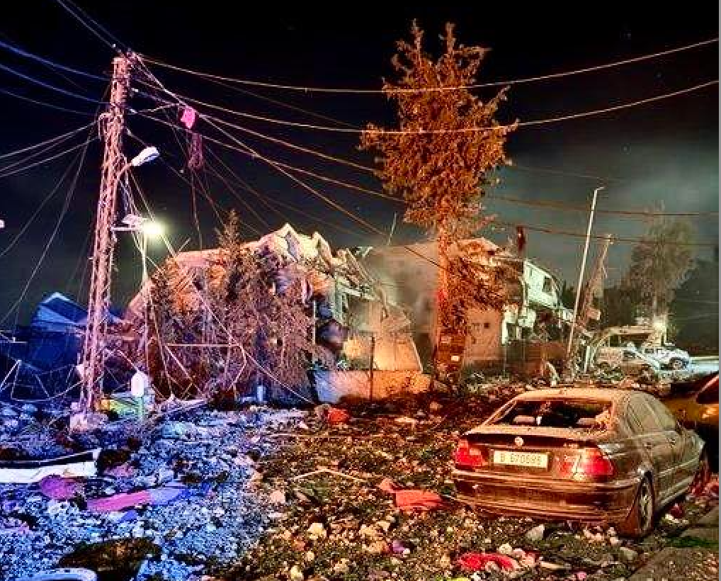 Dans une heure, nous prendrons la route. Avec cette question suspendue : que reste-t-il d’une maison après la guerre ?