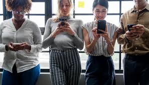 Textes, poèmes, tweets et vidéos glanés sur les « rézozozios »
