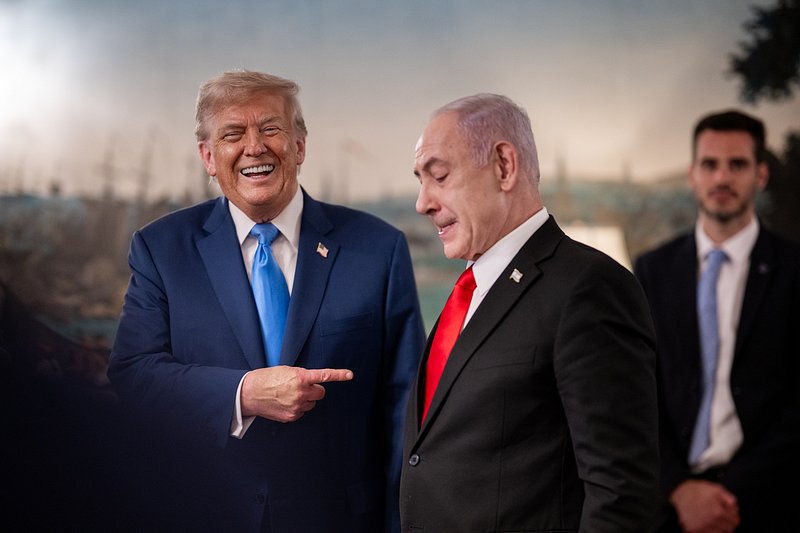 Je dessinerais volontiers Trump avec le cul à la place du visage – tant tout ce qui sort de sa bouche s’apparente désormais à un excrément. Un trou du cul vérolé qui se prend pour un merveilleux nombril.